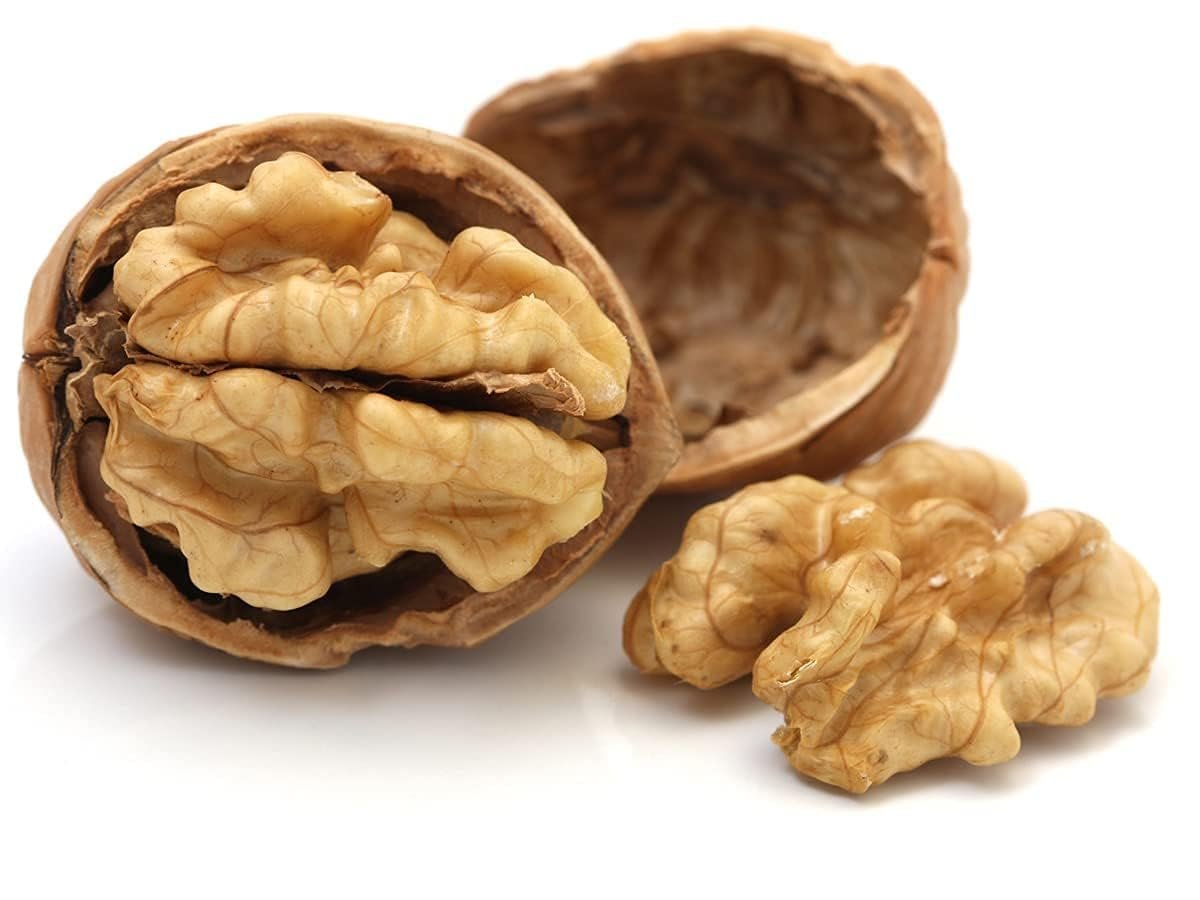 https://piyunut.shop/uploads/Walnuts Without Shell Broken Light Half Color